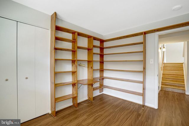 8236 GOVERNORS CT, Alexandria, VA 22308