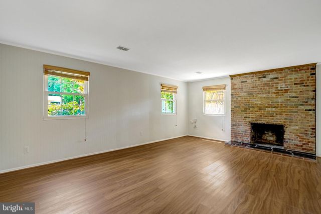 8236 GOVERNORS CT, Alexandria, VA 22308