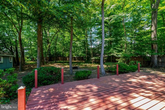 8236 GOVERNORS CT, Alexandria, VA 22308