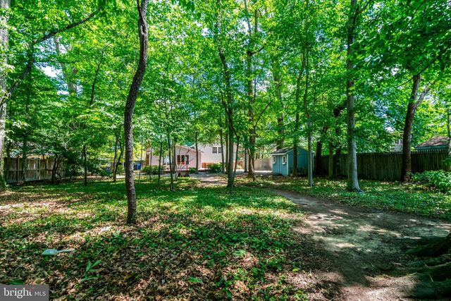 8236 GOVERNORS CT, Alexandria, VA 22308
