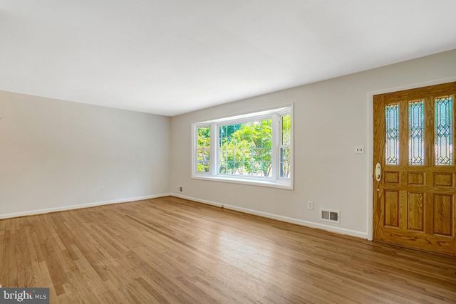 8236 GOVERNORS CT, Alexandria, VA 22308