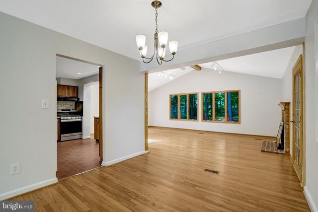 8236 GOVERNORS CT, Alexandria, VA 22308