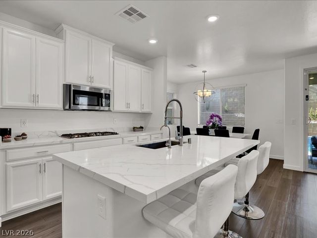 12340 Harbor Isle Avenue, Las Vegas, NV 89138