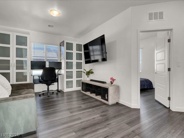 12340 Harbor Isle Avenue, Las Vegas, NV 89138