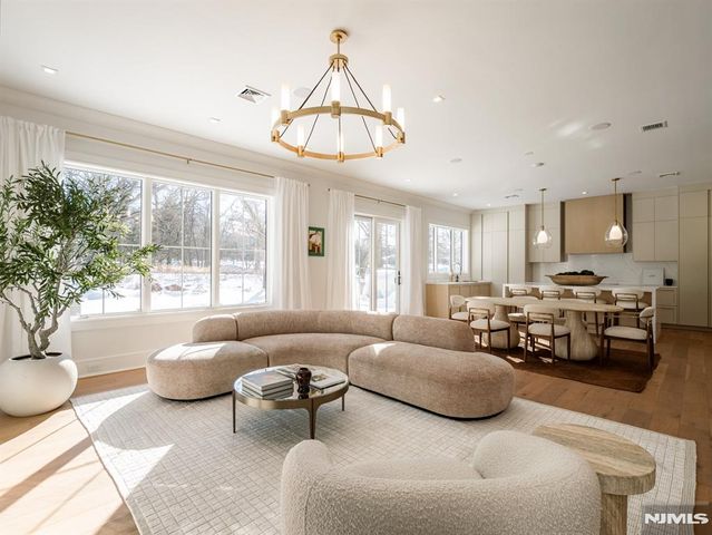 16-18 Paris Avenue 9, Rockleigh, NJ 07647