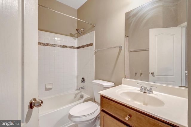 4302 POTOMAC HIGHLANDS CIR, Triangle, VA 22172