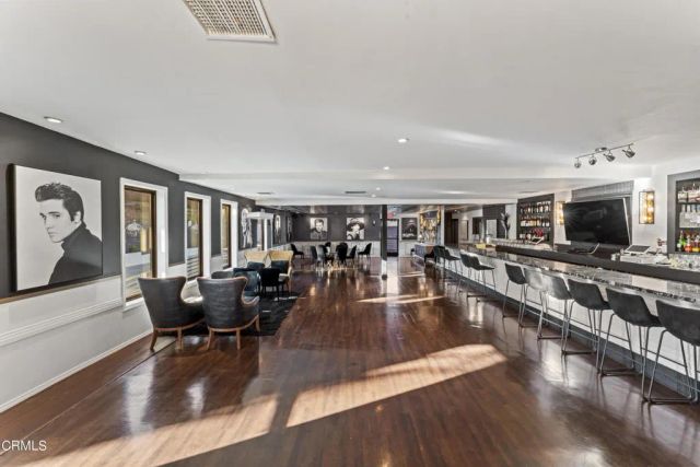 281 W Main Street, Ventura, CA 93001