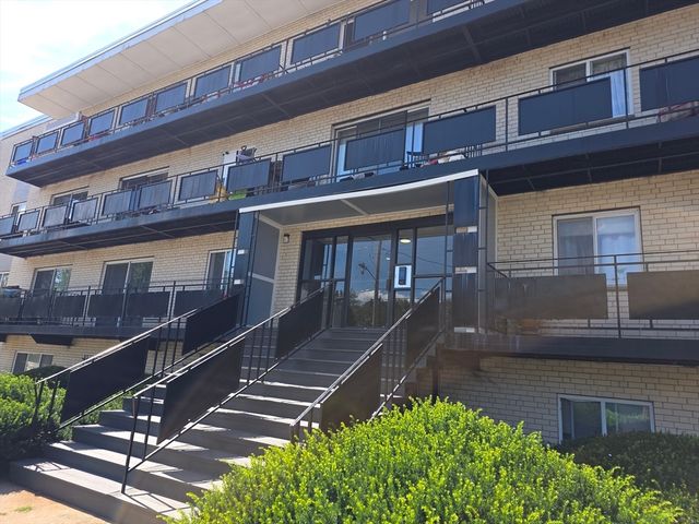 760 Cummins Highway 6, Boston, MA 02126