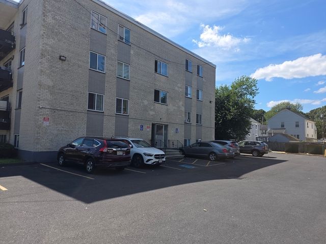 760 Cummins Highway 6, Boston, MA 02126