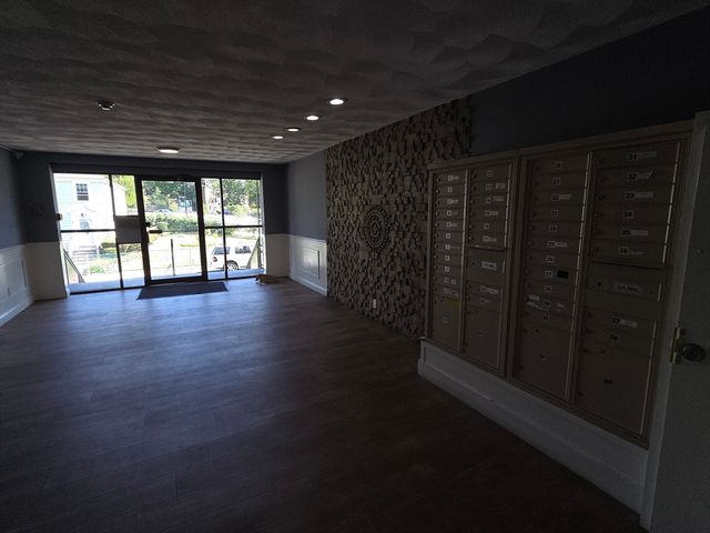 760 Cummins Highway 6, Boston, MA 02126