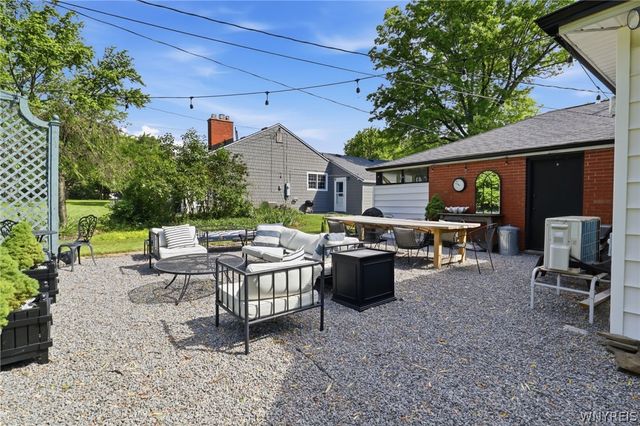 620 North Forest Road, Amherst, NY 14221