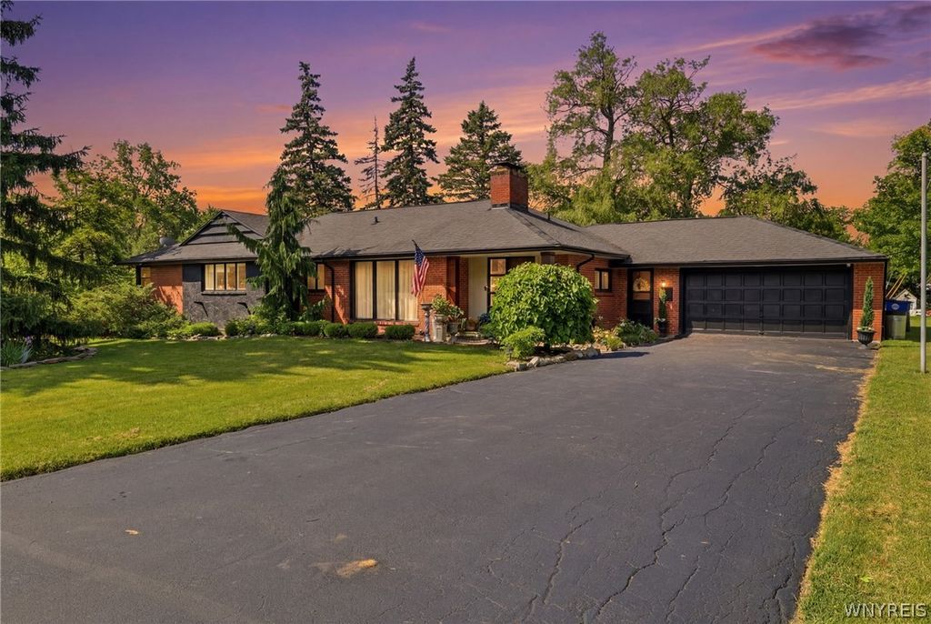 620 North Forest Road, Amherst, NY 14221