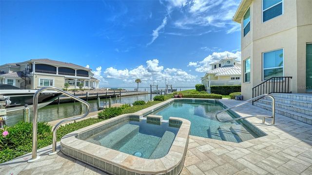 657 HALYARD LANE, Longboat Key, FL 34228