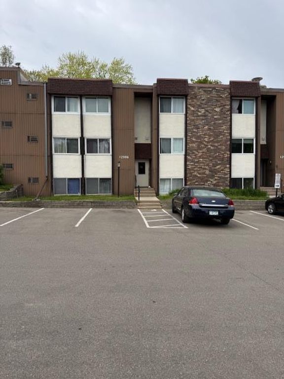 12986 Nicollet Avenue S 102, Burnsville, MN 55337