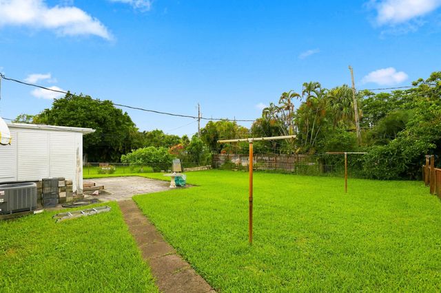 933 UPLAND Road, West Palm Beach, FL 33401