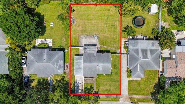933 UPLAND Road, West Palm Beach, FL 33401