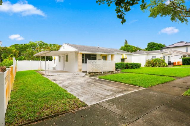 933 UPLAND Road, West Palm Beach, FL 33401
