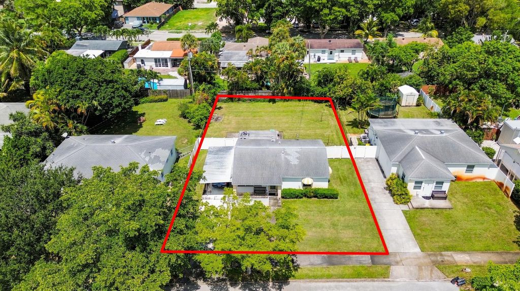 933 UPLAND Road, West Palm Beach, FL 33401