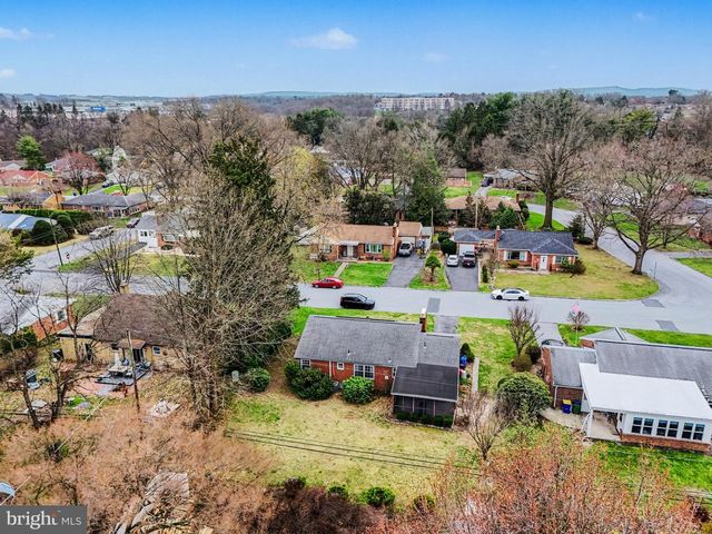 3606 BONNYVIEW RD, Harrisburg, PA 17109