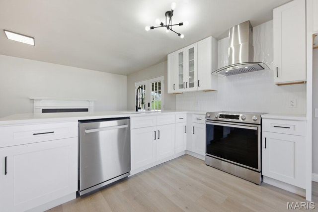 3025 Chadwick Drive, Florissant, MO 63033