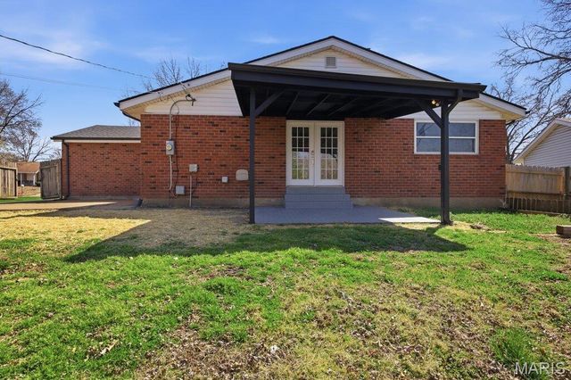 3025 Chadwick Drive, Florissant, MO 63033