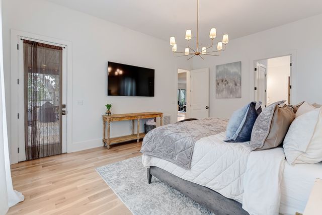 3733 Estes Rd, Nashville, TN 37215