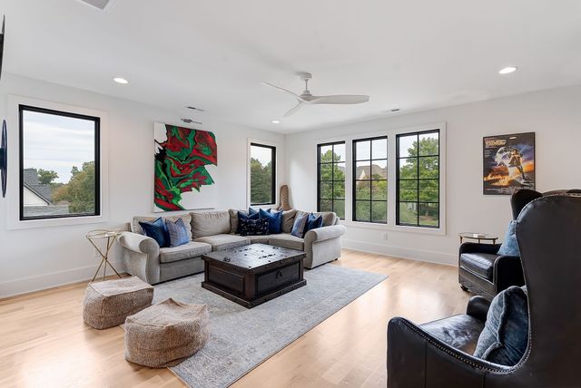 3733 Estes Rd, Nashville, TN 37215