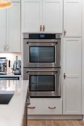 3733 Estes Rd, Nashville, TN 37215