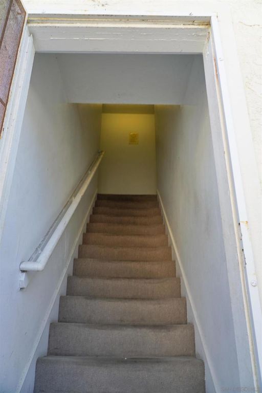 Image 10 of property listing at 2114 Abbott St., San Diego, CA 92107