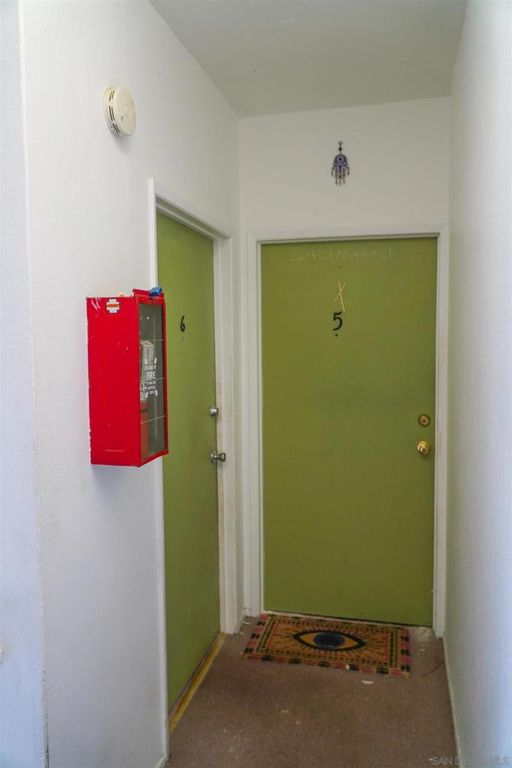 Image 11 of property listing at 2114 Abbott St., San Diego, CA 92107