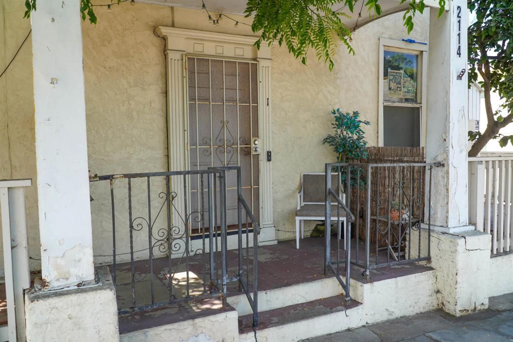 Image 12 of property listing at 2114 Abbott St., San Diego, CA 92107
