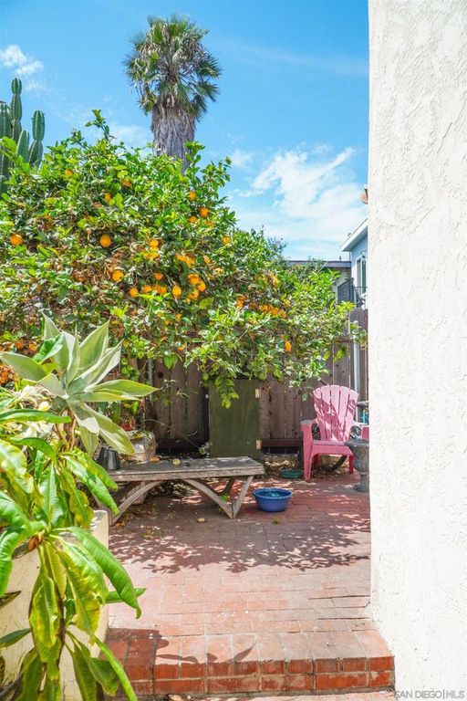 Image 14 of property listing at 2114 Abbott St., San Diego, CA 92107