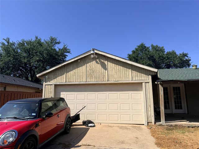 7116 Chinaberry Road, Dallas, TX 75249