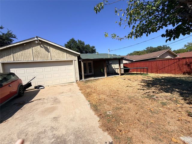 7116 Chinaberry Road, Dallas, TX 75249