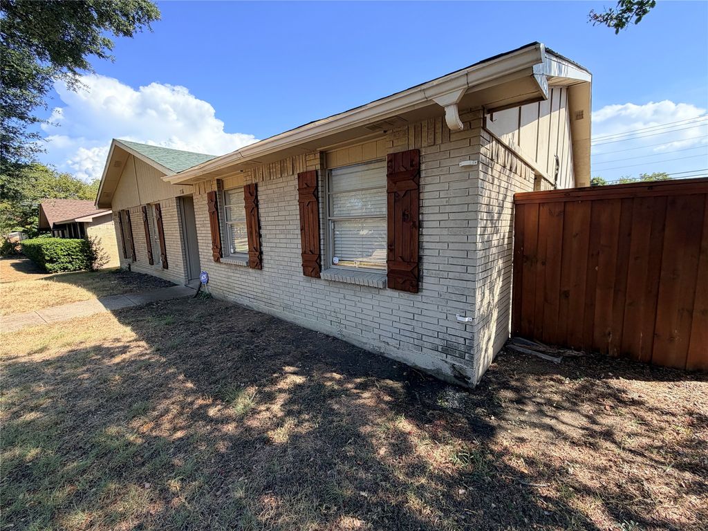 7116 Chinaberry Road, Dallas, TX 75249 — photo 2