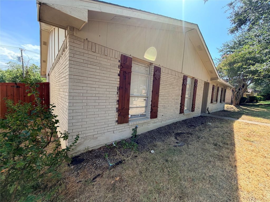 7116 Chinaberry Road, Dallas, TX 75249 — photo 3