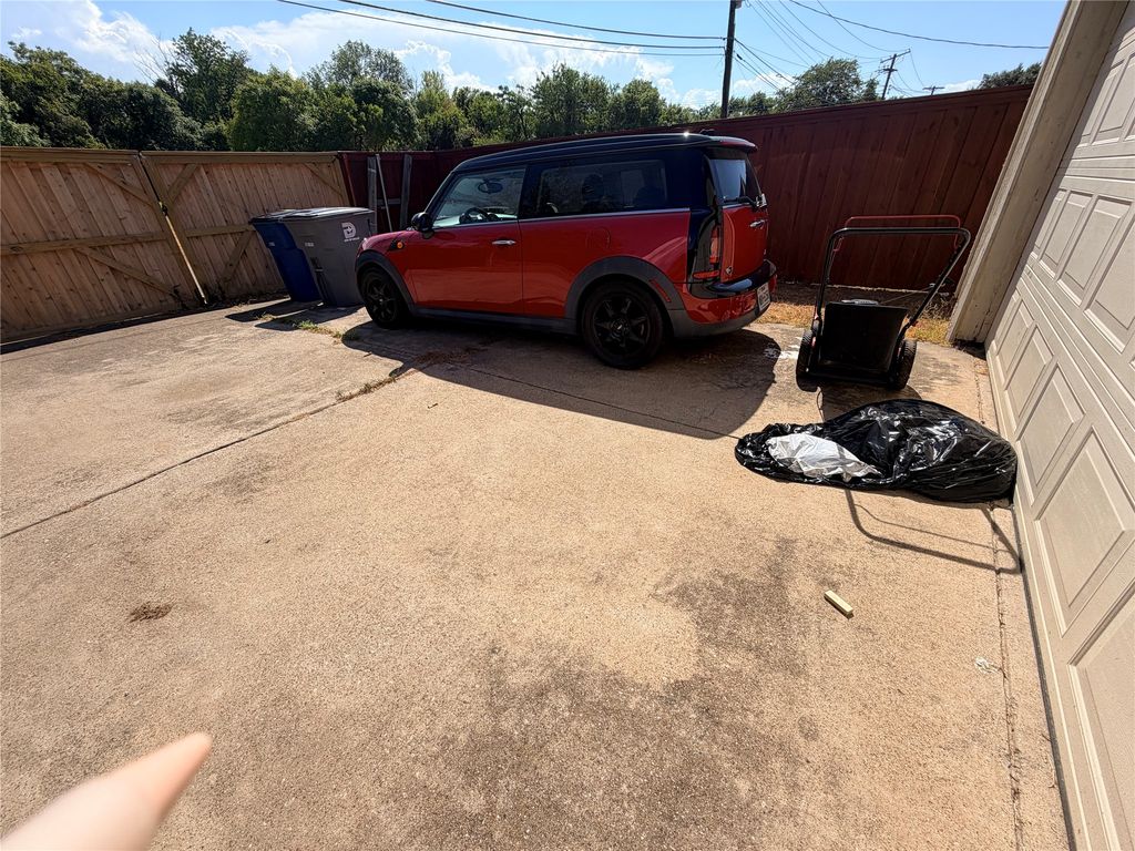 7116 Chinaberry Road, Dallas, TX 75249 — photo 4