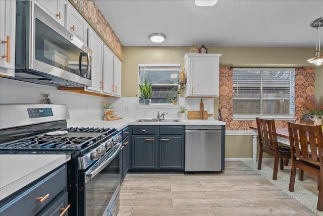 9210 Barton Court, La Porte, TX 77571