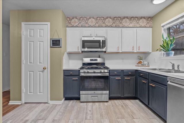 9210 Barton Court, La Porte, TX 77571