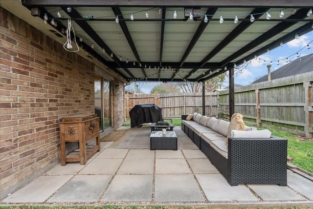 9210 Barton Court, La Porte, TX 77571