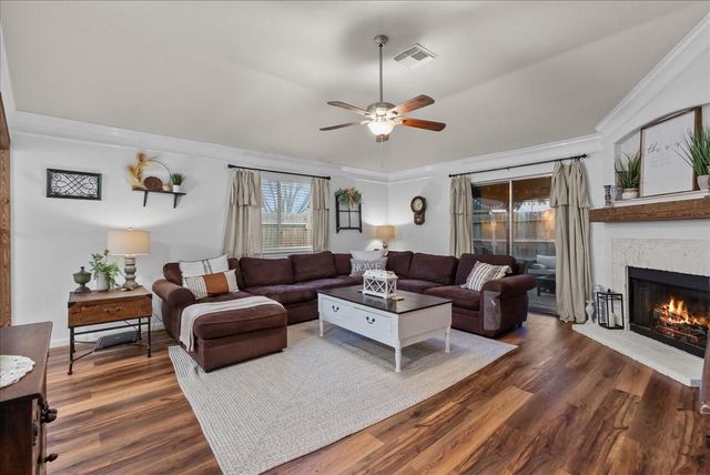 9210 Barton Court, La Porte, TX 77571