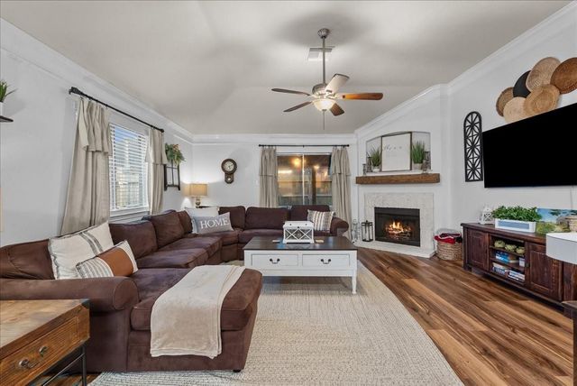 9210 Barton Court, La Porte, TX 77571