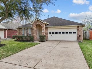 9210 Barton Court, La Porte, TX 77571
