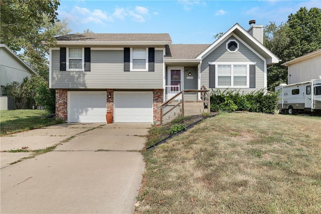 1116 SE Sunnyside School Road, Blue Springs, MO 64014