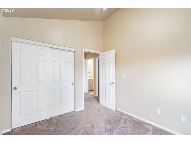 6014 Ne 33RD Cir, Vancouver, WA 98661