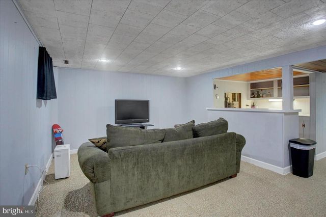 708 CUMBERLAND AVE, Chambersburg, PA 17201