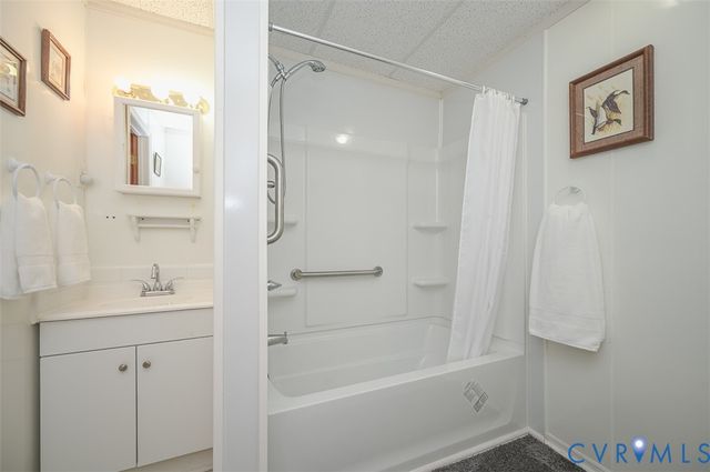 13124 Old Happy Hill Rd, Chester, VA 23831