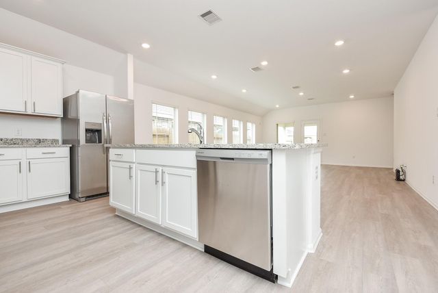 8426 Manta Ray Drive, Cypress, TX 77433