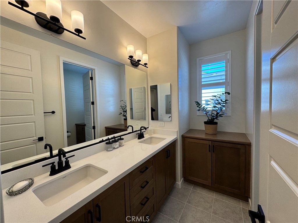 Image 19 of property listing at 905 Madonna Road 41, San Luis Obispo, CA 93405