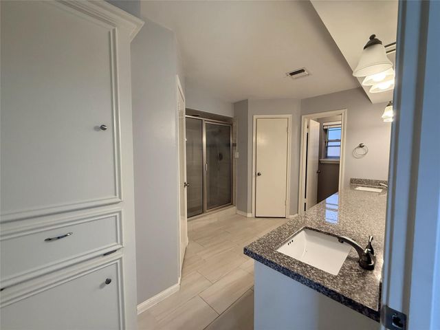 2006 Hamlin Valley Drive, Houston, TX 77090
